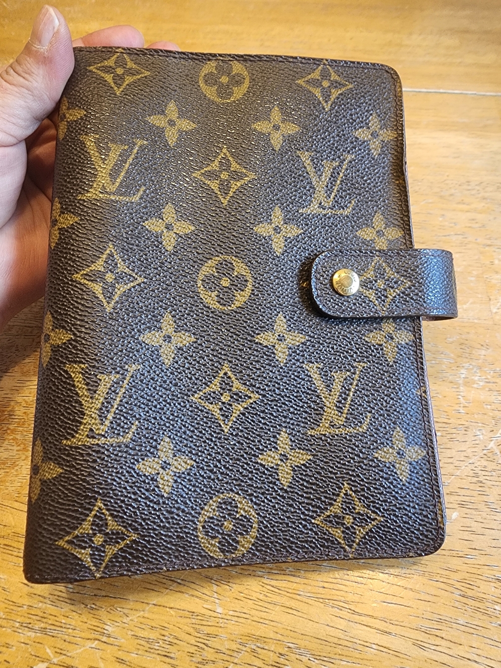 Louis Vuitton Monogram Medium Ring Agenda Cover (MM)